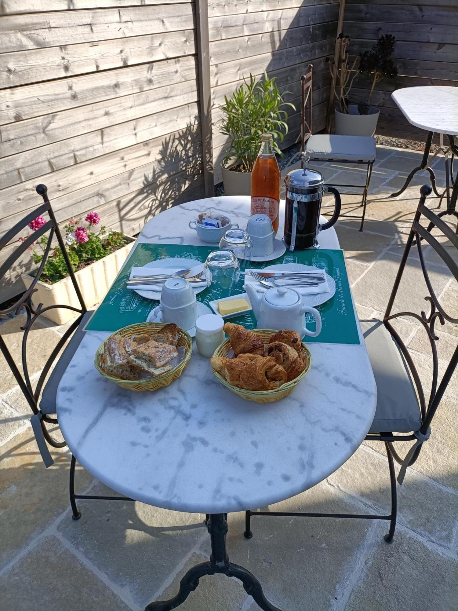 Auberge Du Vieux Tour Le Manoir Canapville  Екстериор снимка